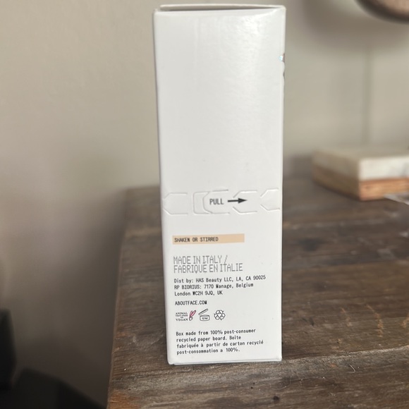 About-Face Light Lock Highlight Fluid - Picture 2 of 3